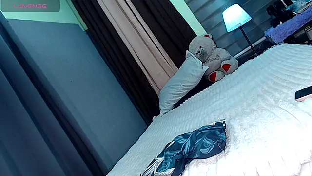 Creamycum celinexx online show from November 21, 11:34 am