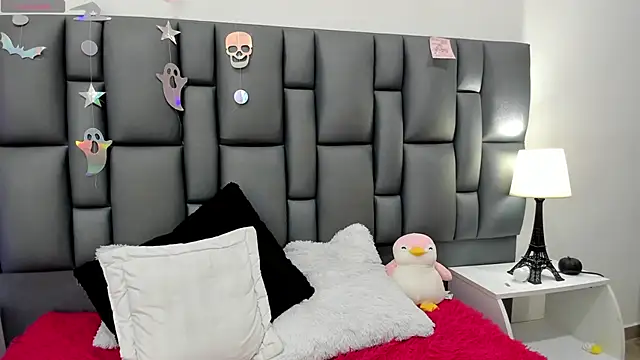 Snapshot of valeriasweet_ chatting on October 16, 4:31 pm valeriasweet online show from October 16, 4:31 pm