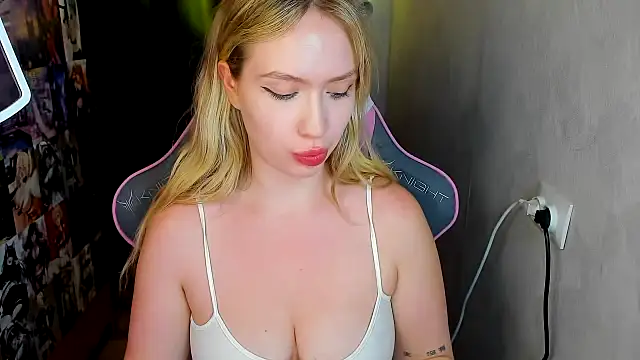 NicoleRiccii online show from October 9, 10:03 pm