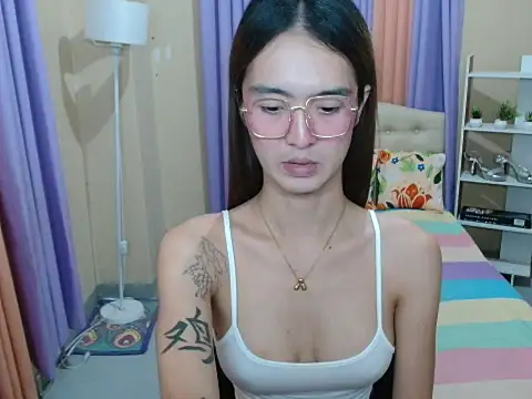 XxTsUncutAskaxX online show from July 3, 5:35 am