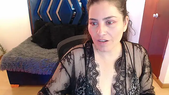 Snapshot of dayanhank chatting on October 1, 2:38 am dayanhank online show from October 1, 2:38 am