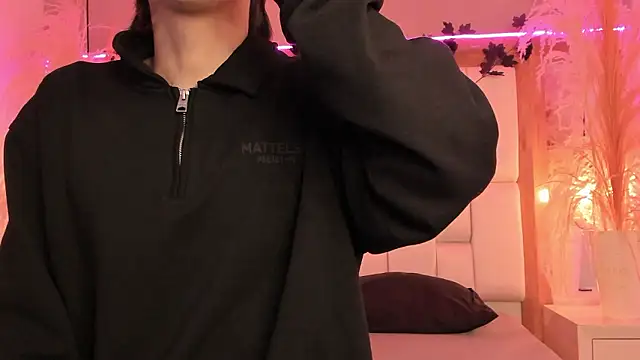 Daphne And Roger online show from February 5, 11:13 am