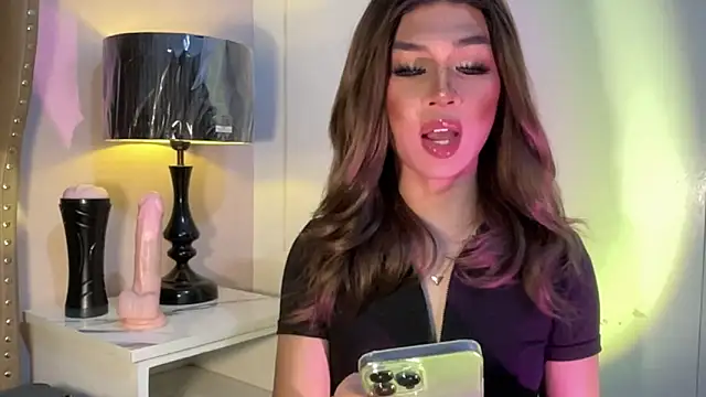 solana imani online show from October 22, 5:51 pm