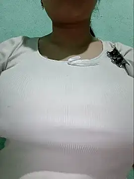 Shiny Babe online show from May 4, 4:05 am