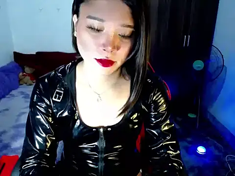 Urassiansweetcummer online show from June 27, 4:13 am