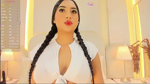 SalomeeBell online show from June 6, 10:16 pm