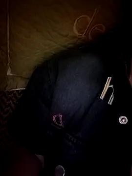 daisylouis online show from March 17, 7:45 am