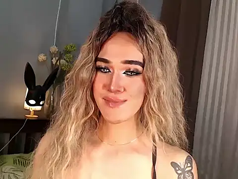 Snapshot of AleinaCroft chatting on September 16, 2:19 am AleinaCroft online show from September 16, 2:19 am