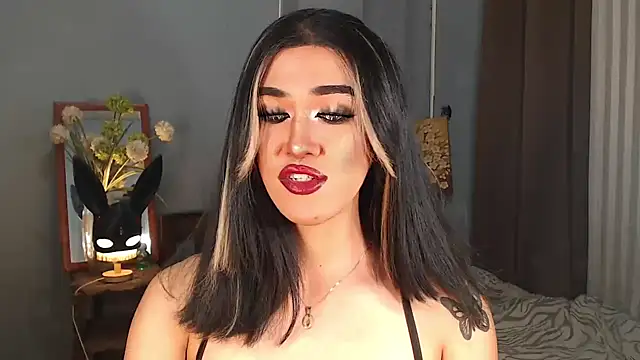 Snapshot of AleinaCroft chatting on September 18, 9:19 am AleinaCroft online show from September 18, 9:19 am