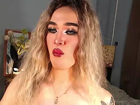 Snapshot of AleinaCroft chatting on September 25, 8:46 am AleinaCroft online show from September 25, 8:46 am