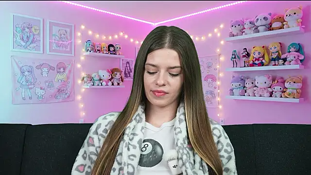 sukie spooky online show from April 2, 3:26 am