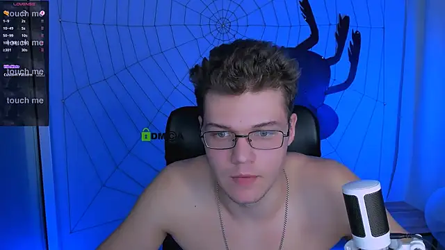 lucas long  online show from October 27, 12:12 pm