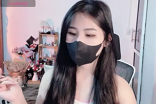 Snapshot of ___Daisy___ chatting on October 21, 1:04 pm Daisy online show from October 21, 1:04 pm
