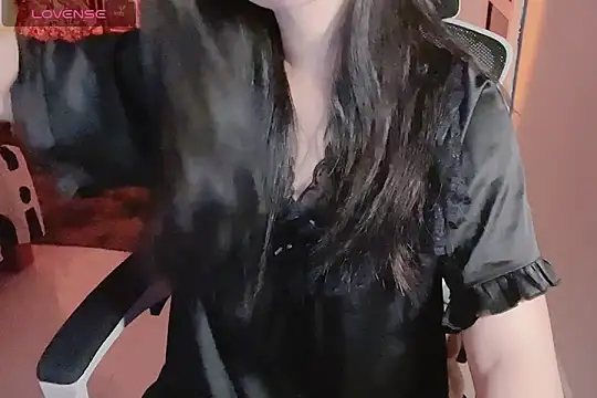 Snapshot of ___Daisy___ chatting on October 13, 8:11 pm Daisy online show from October 13, 8:11 pm