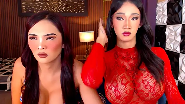 lhexiecollins online show from April 22, 8:06 pm