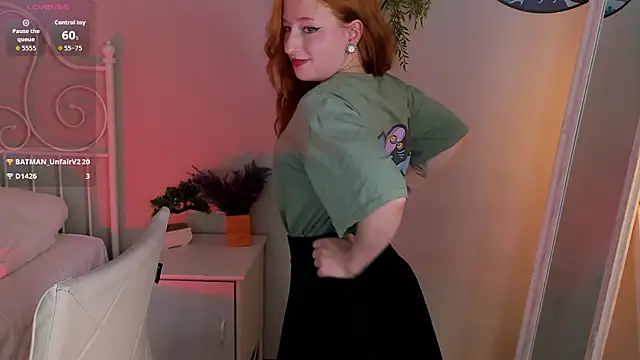 Violet Griffen online show from August 5, 4:02 pm
