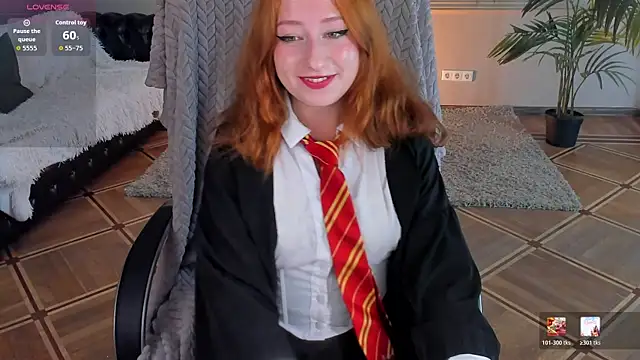 Violet Griffen online show from August 4, 3:51 pm