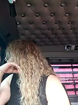 sofiacurvy 45 online show from March 14, 12:39 pm