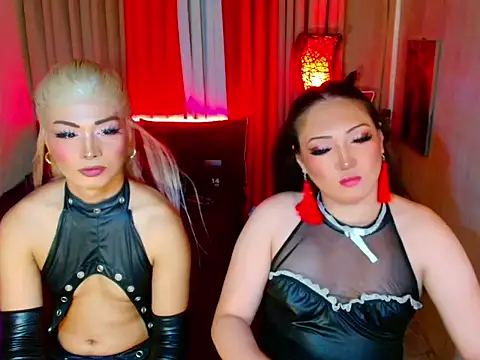 LillyLoveYou online show from June 13, 4:15 pm