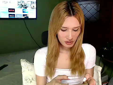 Snapshot of SerenaCortesi chatting on October 7, 6:23 pm SerenaCortesi online show from October 7, 6:23 pm