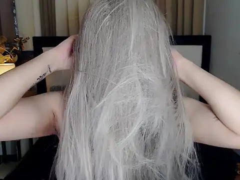 NaomiSmall online show from October 4, 9:04 am