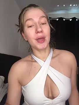 Agata Holman online show from February 25, 5:00 pm