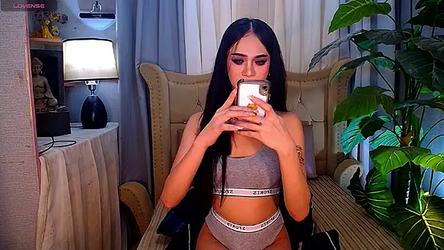 UrMassiveCockSabrinaOnTop online show from December 17, 7:07 pm