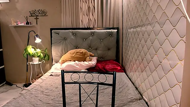 Franchesca Trans online show from February 23, 6:03 am