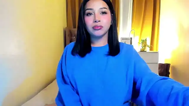 LauraLoove online show from December 3, 4:53 pm