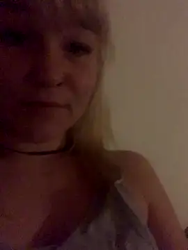 RedLayla online show from November 27, 1:41 am