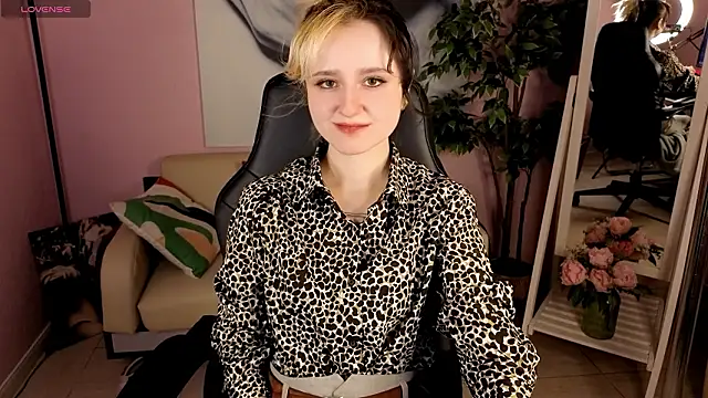 girl next doorr online show from March 15, 1:24 pm