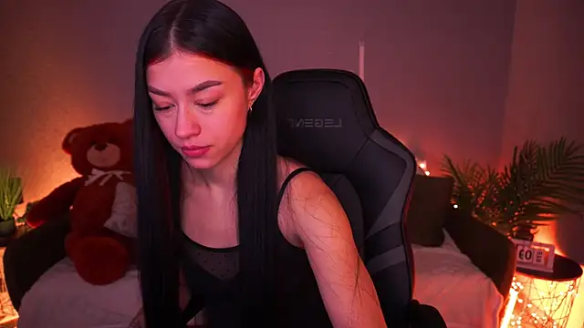 FataleNellie online show from March 9, 9:40 pm