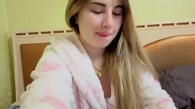 sugarskitty online show from March 21, 11:37 am