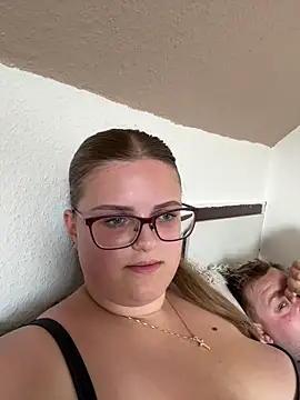 CurvyPaar2 online show from June 22, 4:04 pm