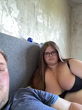 CurvyPaar2 online show from June 16, 2:51 pm