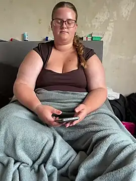 CurvyPaar2 online show from July 20, 6:30 pm