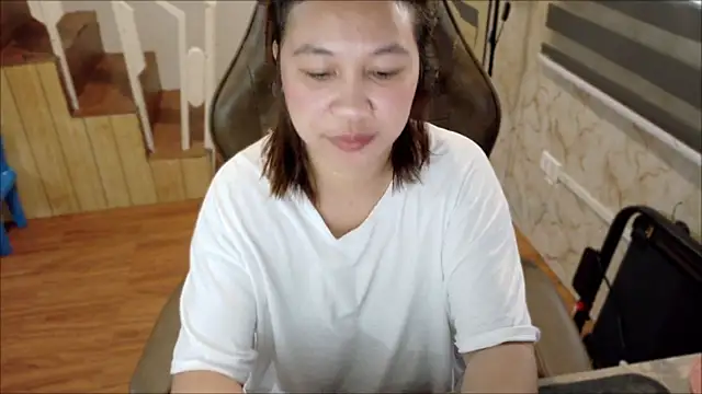 Snapshot of sweet-candy07 chatting on October 19, 10:45 pm sweet-candy07 online show from October 19, 10:45 pm