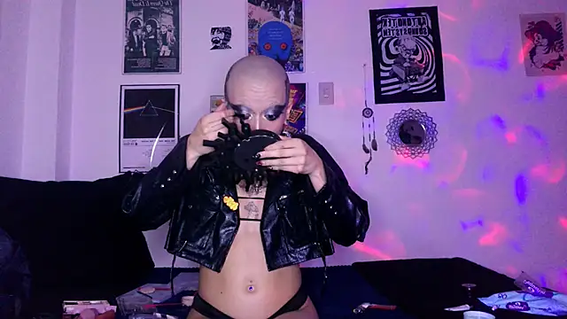 plutonbluemooon333 online show from October 29, 12:04 am