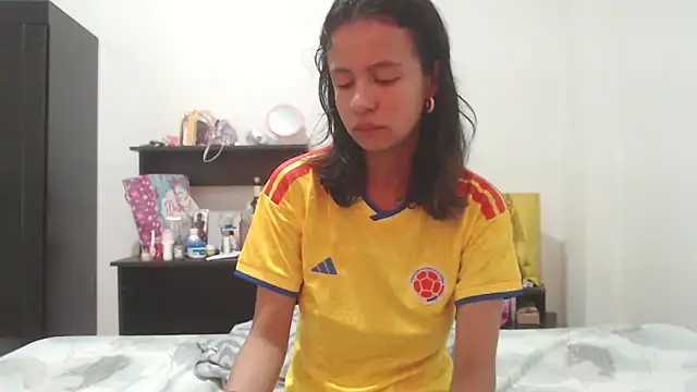 nathaly jones  online show from June 17, 12:39 pm