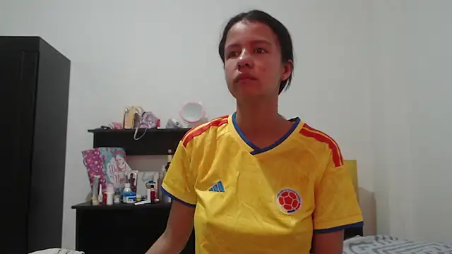 nathaly jones  online show from June 18, 12:21 pm