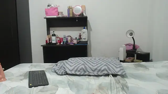 nathaly jones  online show from July 28, 12:48 pm