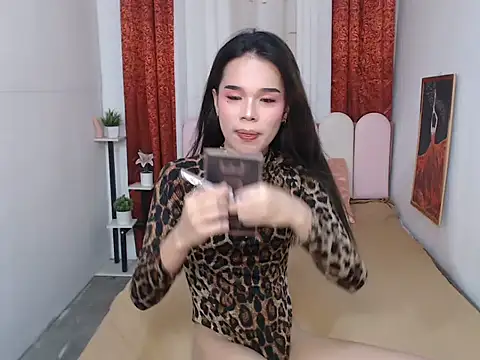 Colette Thompson online show from April 21, 12:56 pm