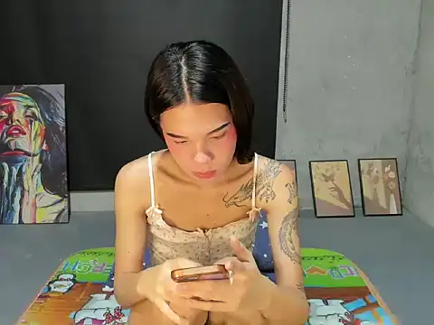 Colette Thompson online show from February 10, 2:09 pm