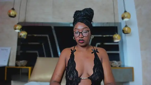 YallianaBrooks online show from August 2, 12:30 pm