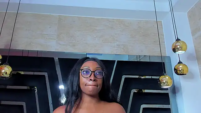 YallianaBrooks online show from June 14, 11:54 am