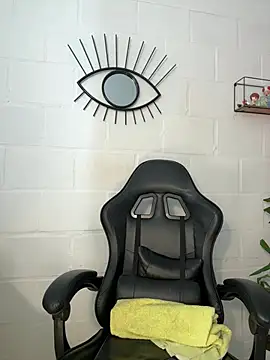 Alyson Conner online show from June 11, 1:30 pm