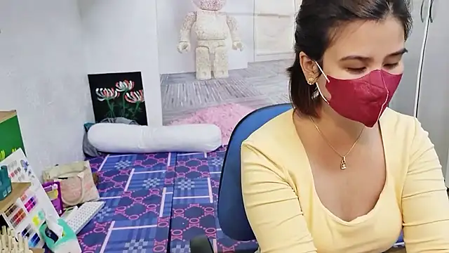 Snapshot of MichiLovely chatting on November 2, 1:53 am MichiLovely online show from November 2, 1:53 am