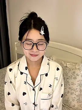 Ella-A9 online show from November 6, 4:13 pm