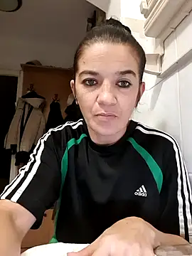 Snapshot of alinaalinutzq chatting on October 13, 9:06 pm alinaalinutzq online show from October 13, 9:06 pm