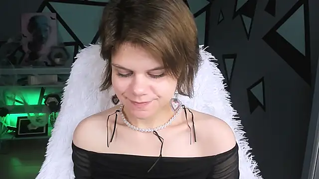 EllieMurler online show from October 19, 9:33 am